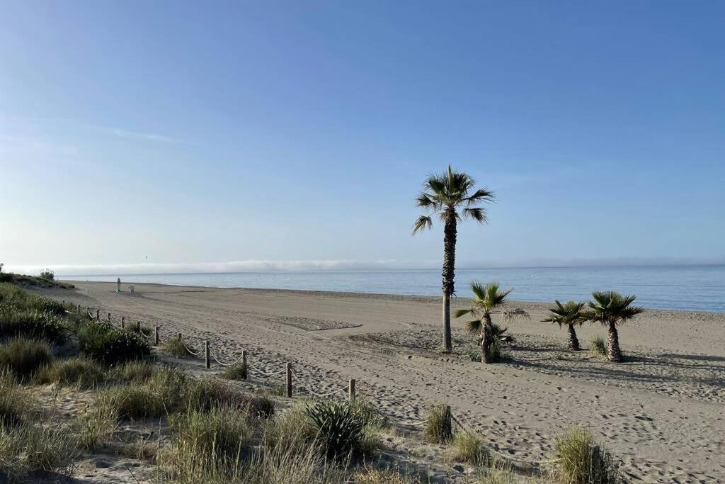 Amazing Duna Beach Seafront Apartament Torrox Exterior foto